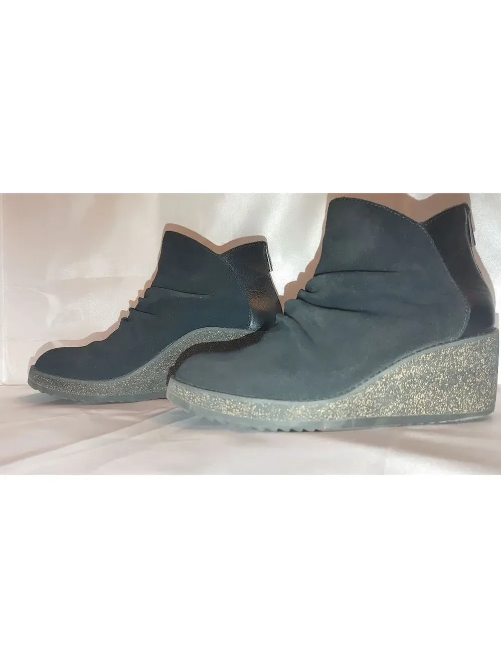 Aetrex Kara Suede Wedge Ankle Boot Size 7
